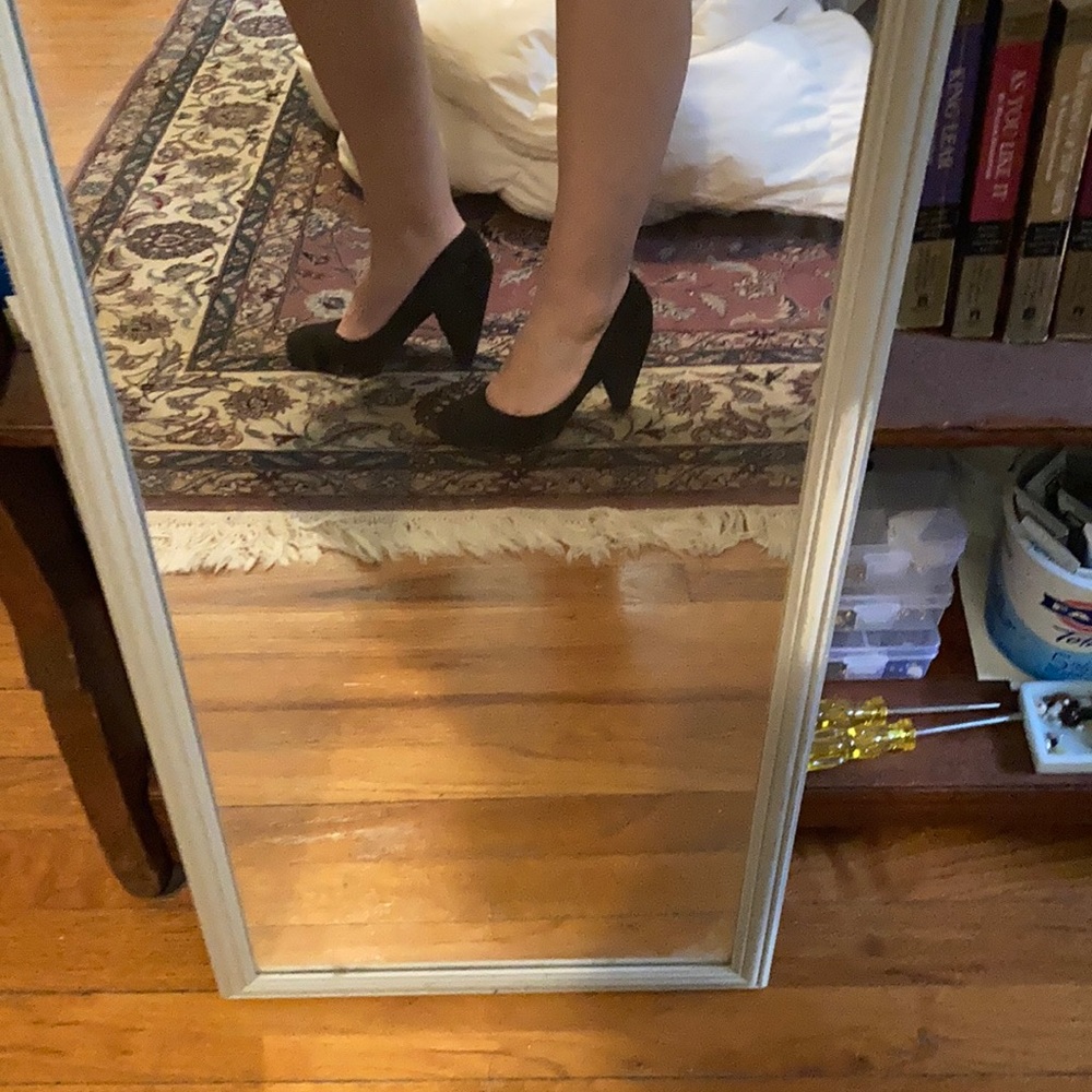 Black suede pumps heels 3.5” size 7